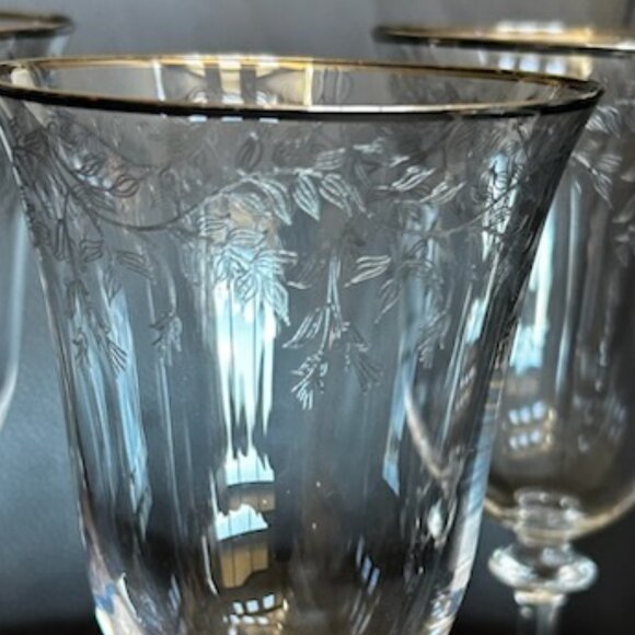 NWOT Set of 4 Vintage Romance Etched Wine Glasses Goblets With Platinum Rim - Picture 3 of 12